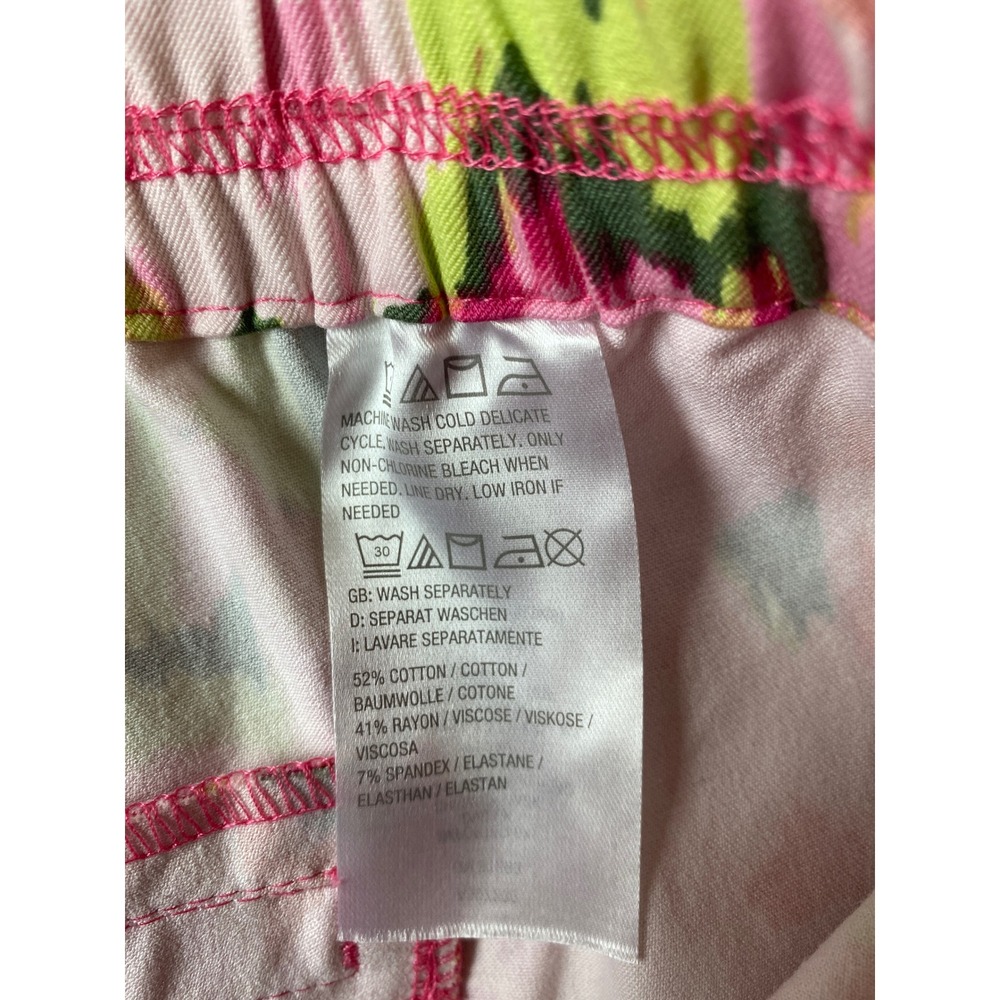 Isaac Mizrahi Live Floral Bermuda Shorts Women 24WP Pink Rose PullOn Stretch NEW - Picture 5 of 7